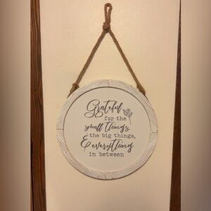 Grateful Wall Hanging Sign - White & Natural